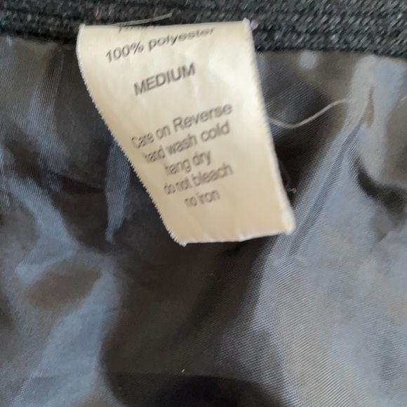 C’esttoi quilted vegan leather lined zip front fully lined vest size medium - Picture 7 of 7